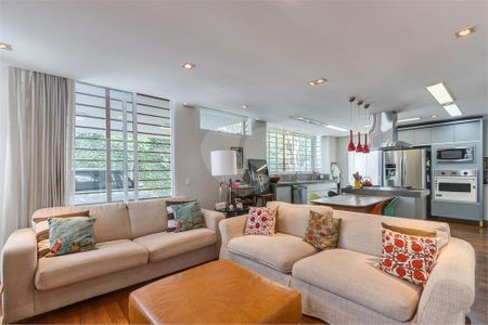 Casa à venda com 3 quartos, 430m² em Jardim Morumbi, São Paulo