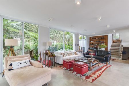 Casa à venda com 3 quartos, 430m² em Jardim Morumbi, São Paulo