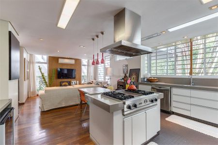 Casa à venda com 3 quartos, 430m² em Jardim Morumbi, São Paulo