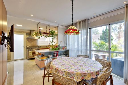 Casa à venda com 4 quartos, 415m² em Jardim dos Estados, São Paulo