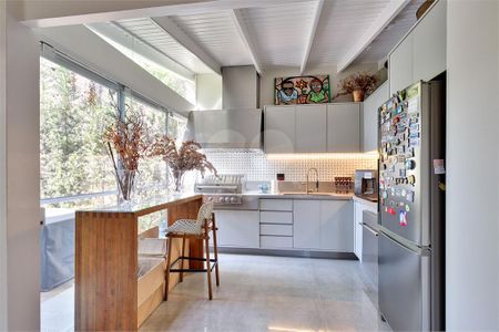 Casa à venda com 4 quartos, 415m² em Jardim dos Estados, São Paulo
