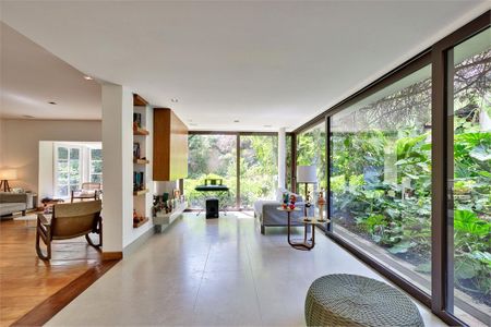 Casa à venda com 3 quartos, 280m² em Santo Amaro, São Paulo
