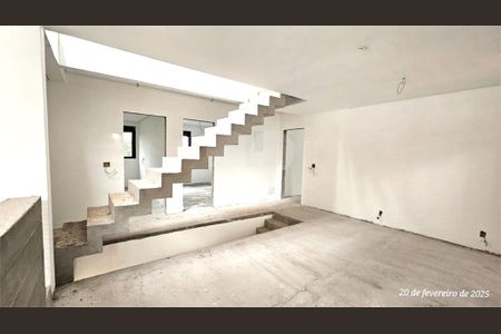 Casa à venda com 4 quartos, 410m² em Jardim Cordeiro, São Paulo