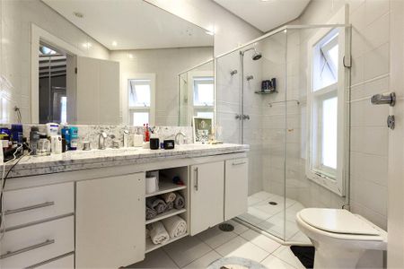 Casa à venda com 3 quartos, 450m² em Santo Amaro, São Paulo