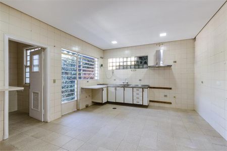 Casa à venda com 4 quartos, 430m² em Chácara Monte Alegre, São Paulo