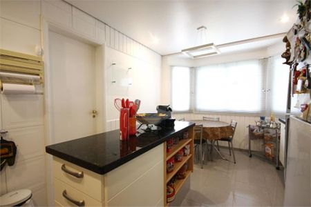 Casa à venda com 315m², 4 quartos e 4 vagas