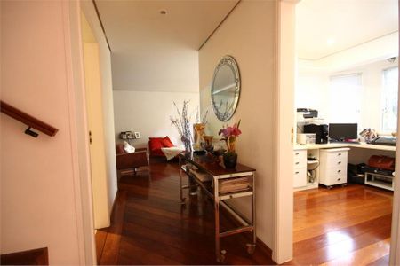 Casa à venda com 315m², 4 quartos e 4 vagas