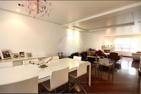 Casa à venda com 4 quartos, 315m² em Alto da Boa Vista, São Paulo