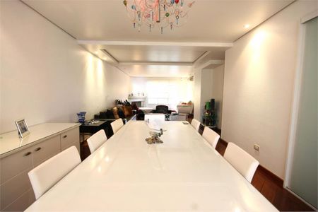 Casa à venda com 315m², 4 quartos e 4 vagas