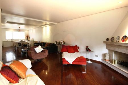 Casa à venda com 315m², 4 quartos e 4 vagas