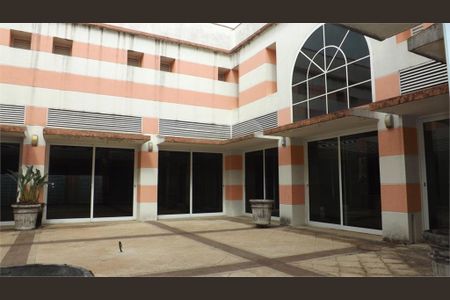 Casa à venda com 520m², 4 quartos e 3 vagas