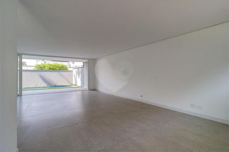 Casa à venda com 4 quartos, 401m² em Campo Belo, São Paulo