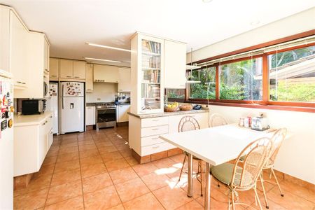 Casa à venda com 4 quartos, 443m² em Jardim Cordeiro, São Paulo