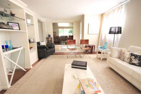 Casa à venda com 4 quartos, 730m² em Chácara Monte Alegre, São Paulo