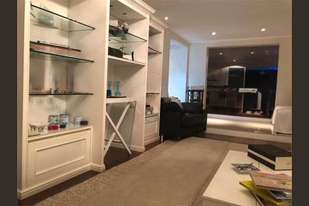 Casa à venda com 4 quartos, 730m² em Chácara Monte Alegre, São Paulo