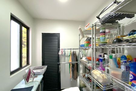 Apartamento à venda com 180m², 4 quartos e 4 vagas Apartamento à venda com 180m², 4 quartos e 4 vagasQuarto de Serviço