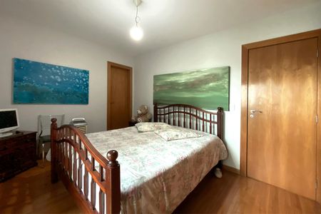 Apartamento à venda com 180m², 4 quartos e 4 vagas Apartamento à venda com 180m², 4 quartos e 4 vagasSuite 2