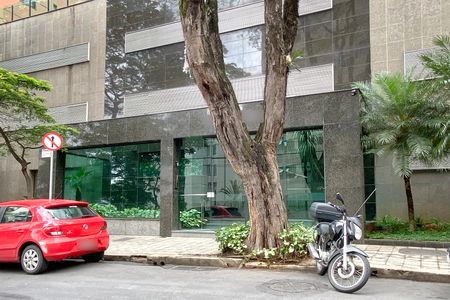 Apartamento à venda com 180m², 4 quartos e 4 vagas Apartamento à venda com 180m², 4 quartos e 4 vagasFachada