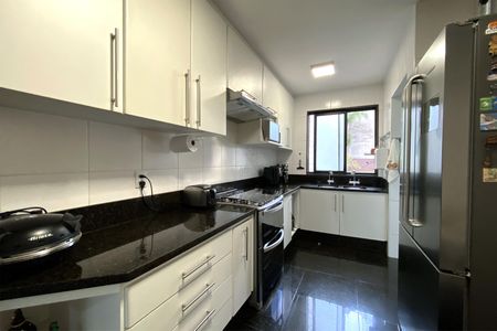 Apartamento à venda com 180m², 4 quartos e 4 vagas Apartamento à venda com 180m², 4 quartos e 4 vagasCozinha