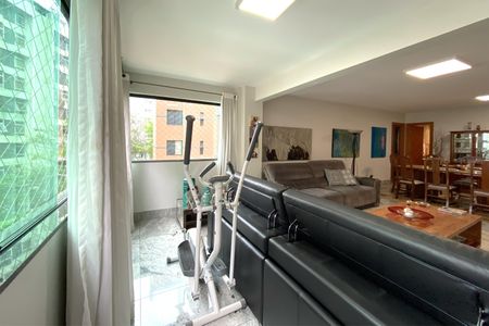 Apartamento à venda com 180m², 4 quartos e 4 vagas Apartamento à venda com 180m², 4 quartos e 4 vagasVaranda da Sala