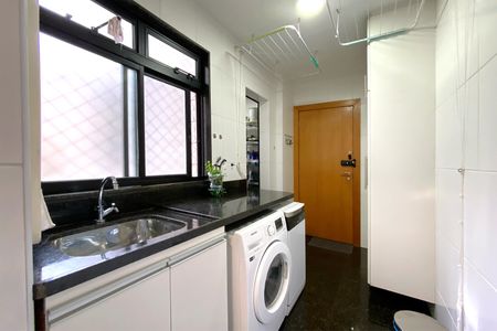 Apartamento à venda com 180m², 4 quartos e 4 vagas Apartamento à venda com 180m², 4 quartos e 4 vagasÁrea de Serviço