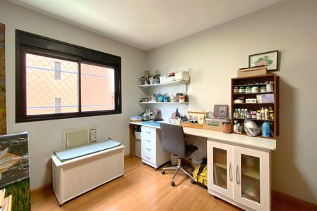 Apartamento à venda com 180m², 4 quartos e 4 vagas Apartamento à venda com 180m², 4 quartos e 4 vagasQuarto 3