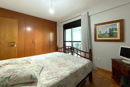 Apartamento à venda com 180m², 4 quartos e 4 vagas Apartamento à venda com 180m², 4 quartos e 4 vagasSuite 2