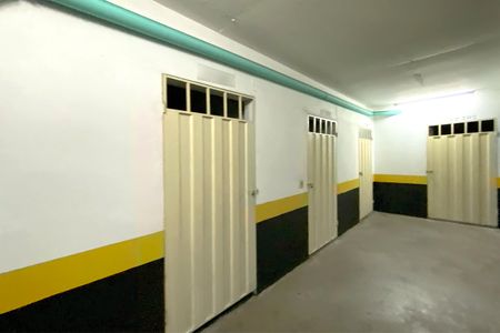 Apartamento à venda com 180m², 4 quartos e 4 vagas Apartamento à venda com 180m², 4 quartos e 4 vagasQuarto de Depósito