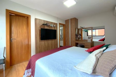 Apartamento à venda com 180m², 4 quartos e 4 vagas Apartamento à venda com 180m², 4 quartos e 4 vagasSuite 1