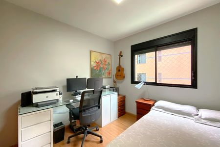 Apartamento à venda com 180m², 4 quartos e 4 vagas Apartamento à venda com 180m², 4 quartos e 4 vagasQuarto 4