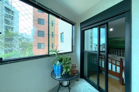 Apartamento à venda com 180m², 4 quartos e 4 vagas Apartamento à venda com 180m², 4 quartos e 4 vagasVaranda da Suite 2