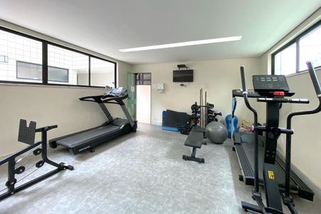 Apartamento à venda com 180m², 4 quartos e 4 vagas Apartamento à venda com 180m², 4 quartos e 4 vagasÁrea comum - Academia