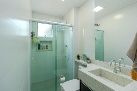 Apartamento à venda com 74m², 3 quartos e 1 vaga Apartamento à venda com 74m², 3 quartos e 1 vagaBanheiro da Suíte