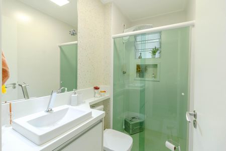 Apartamento à venda com 74m², 3 quartos e 1 vaga Apartamento à venda com 74m², 3 quartos e 1 vagaBanheiro