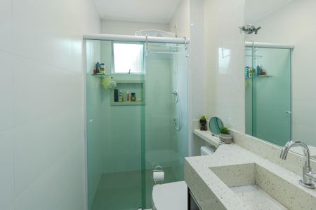 Apartamento à venda com 74m², 3 quartos e 1 vaga Apartamento à venda com 74m², 3 quartos e 1 vagaBanheiro da Suíte