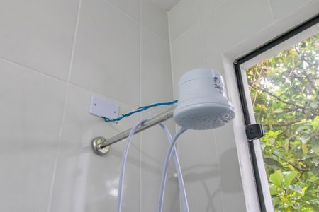 Banheiro da Suíte de kitnet/studio para alugar com 1 quarto, 40m² em Vila Universal, Barueri