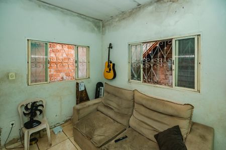 Sala de casa para alugar com 2 quartos, 120m² em Letícia, Belo Horizonte
