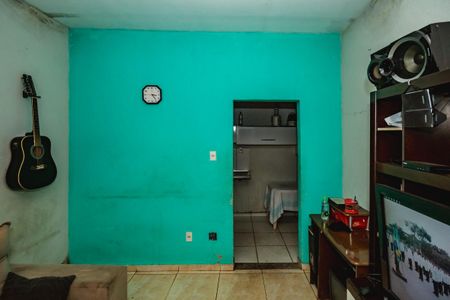 Sala de casa para alugar com 2 quartos, 120m² em Letícia, Belo Horizonte