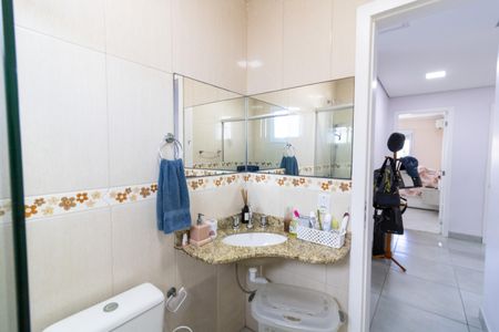 Casa à venda com 162m², 3 quartos e 2 vagas Casa à venda com 162m², 3 quartos e 2 vagasBanheiro da Suíte