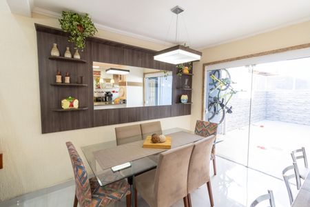 Casa à venda com 162m², 3 quartos e 2 vagas Casa à venda com 162m², 3 quartos e 2 vagasCopa