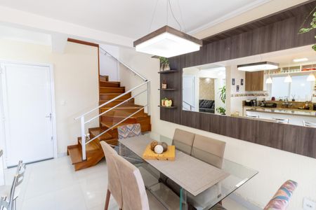 Casa à venda com 162m², 3 quartos e 2 vagas Casa à venda com 162m², 3 quartos e 2 vagasCopa