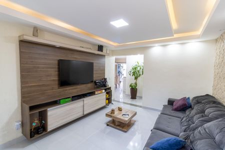 Sala de casa à venda com 3 quartos, 162m² em Hípica, Porto Alegre