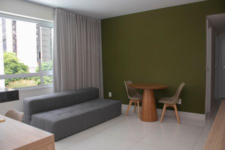 Sala de apartamento para alugar com 2 quartos, 70m² em Funcionários, Belo Horizonte