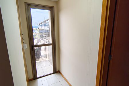 Apartamento à venda com 180m², 2 quartos e 2 vagas Apartamento à venda com 180m², 2 quartos e 2 vagasCorredor