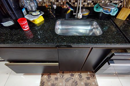 Apartamento à venda com 180m², 2 quartos e 2 vagas Apartamento à venda com 180m², 2 quartos e 2 vagasCozinha e Área de Serviço