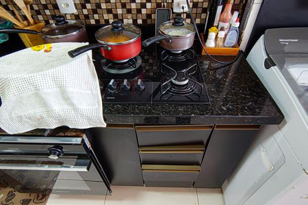 Apartamento à venda com 180m², 2 quartos e 2 vagas Apartamento à venda com 180m², 2 quartos e 2 vagasCozinha e Área de Serviço