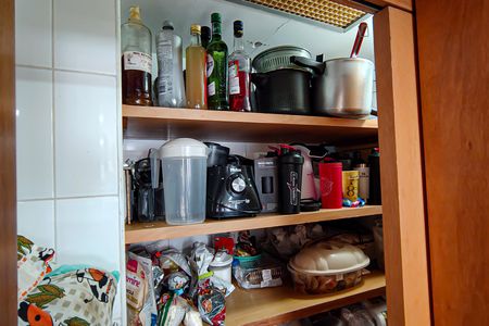 Apartamento à venda com 180m², 2 quartos e 2 vagas Apartamento à venda com 180m², 2 quartos e 2 vagasDespensa