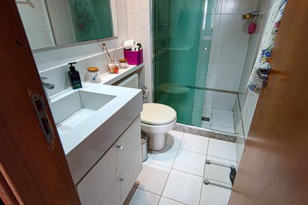 Apartamento à venda com 180m², 2 quartos e 2 vagas Apartamento à venda com 180m², 2 quartos e 2 vagasBanheiro da Suíte