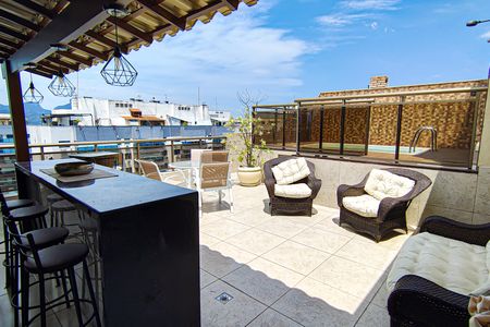 Apartamento à venda com 180m², 2 quartos e 2 vagas Apartamento à venda com 180m², 2 quartos e 2 vagasCobertura