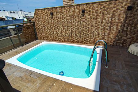 Apartamento à venda com 180m², 2 quartos e 2 vagas Apartamento à venda com 180m², 2 quartos e 2 vagasCobertura